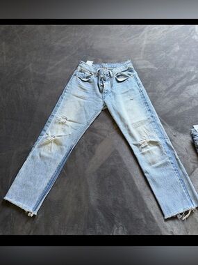 Levi’s Light Blue cropped button fly jeans size 27